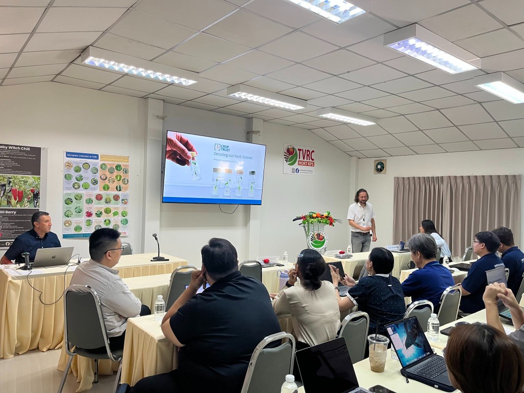 วิทยากรจาก Crop Trust บรรยายในการอบรม